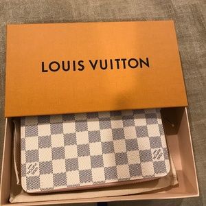 Louis Vuitton Zippy Wallet